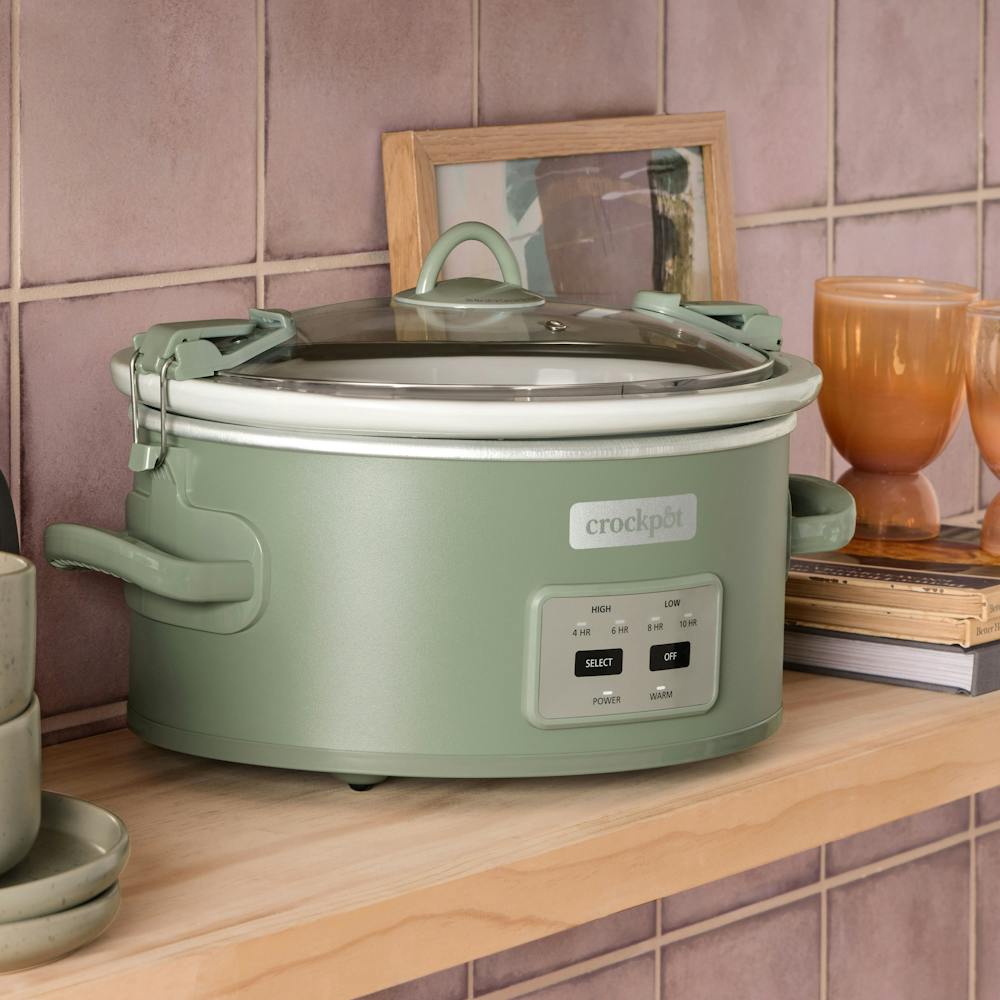 crock-pot-programmable-design-series-6-quart-cook-and-carry-slow-cooker-moonshine-o8 35da96db-7241-3d5a-8296-0e309727e190.jpg
